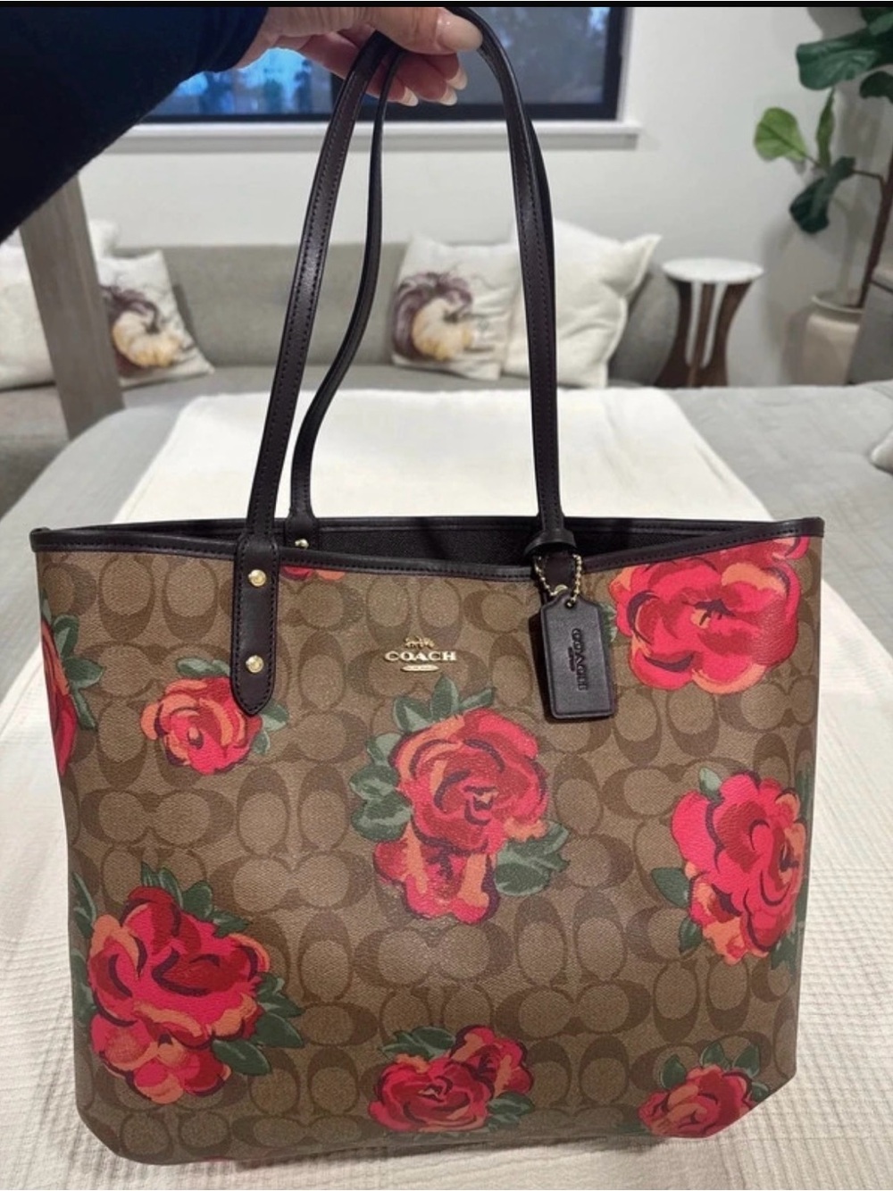 Gorgeous reversible coach purse